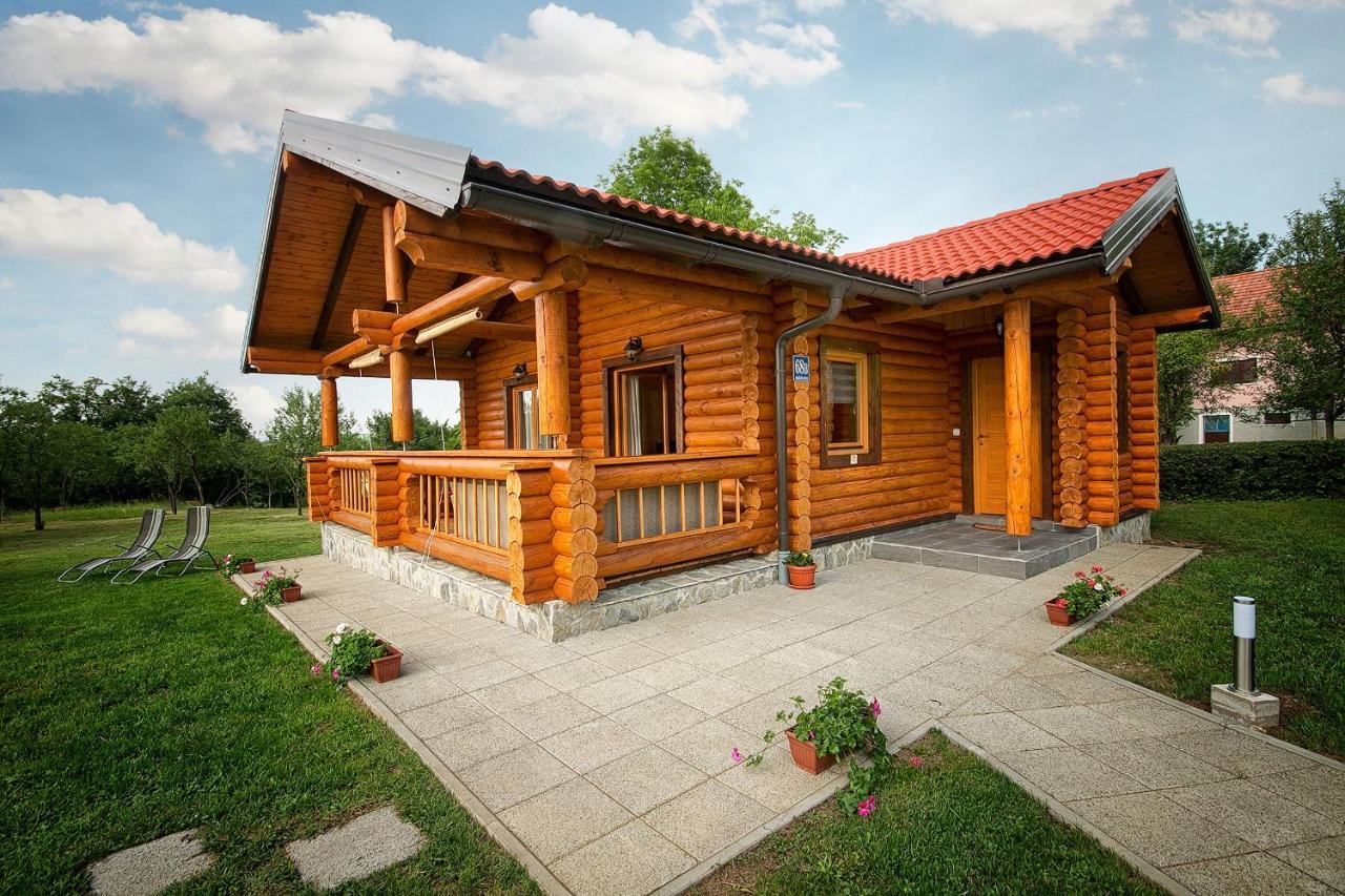 Country Lodge Vukovic 라코비카 외부 사진